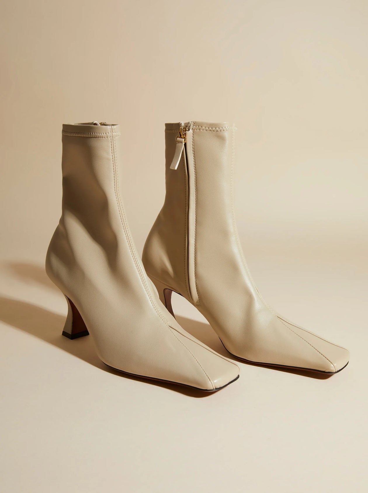 Duck Boots Stretch Vegan Leather Light Grey by Manu Atelier