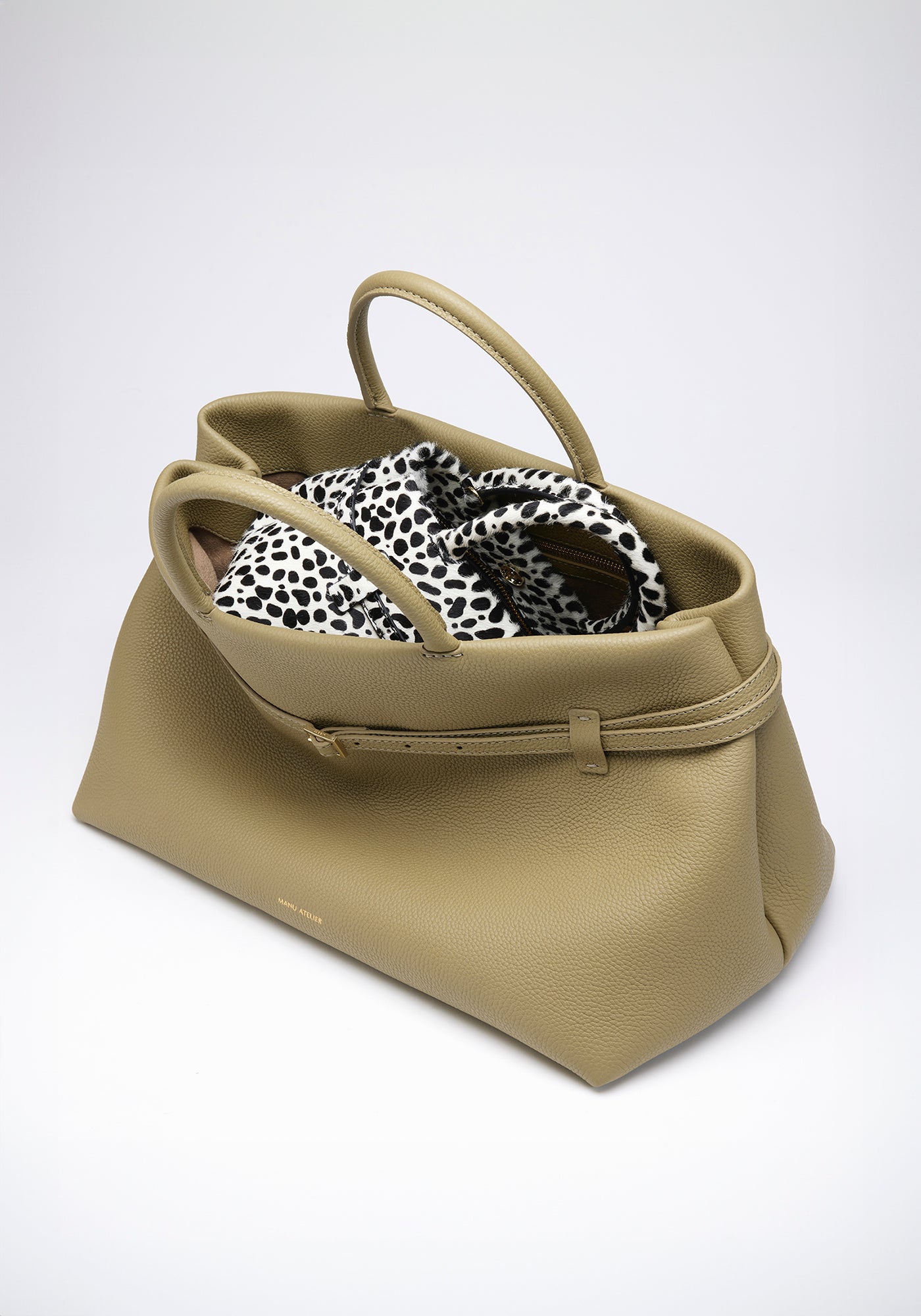 Cylinder Silk Grey Nubuck by Manu Atelier