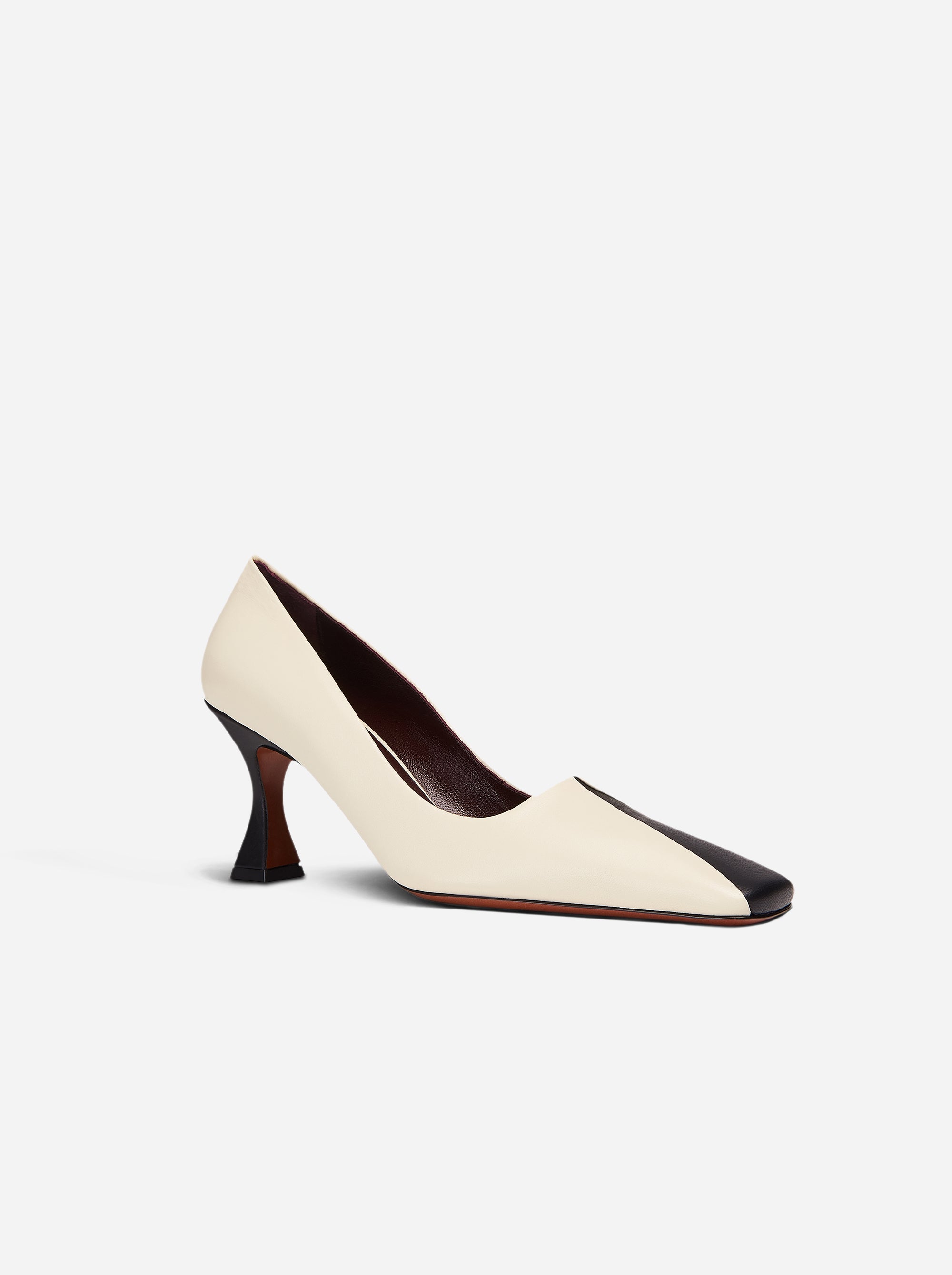 Duck Pumps Vanilla & Black 