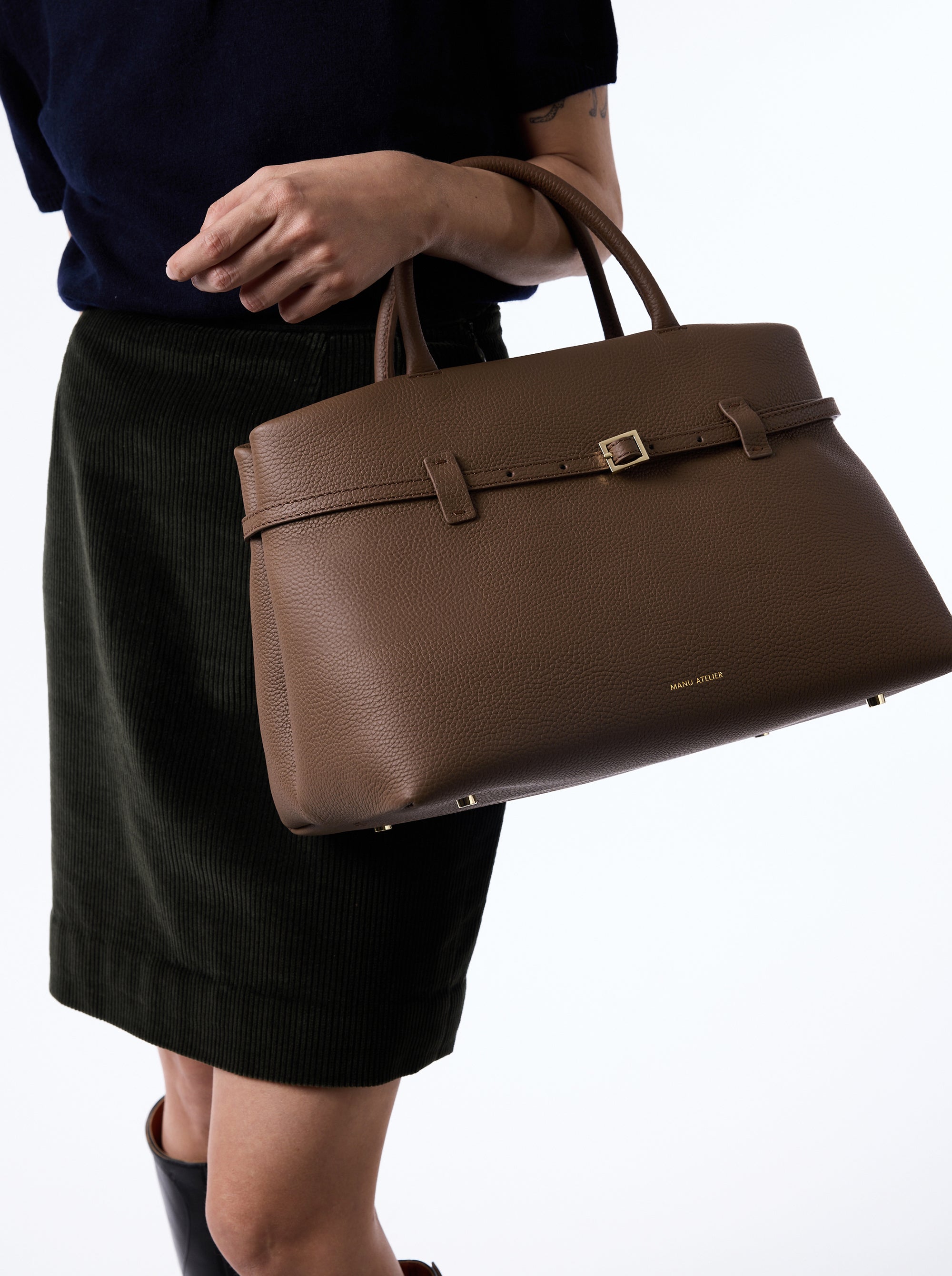 Le Cambon 35 Mocha Mousse by Manu Atelier