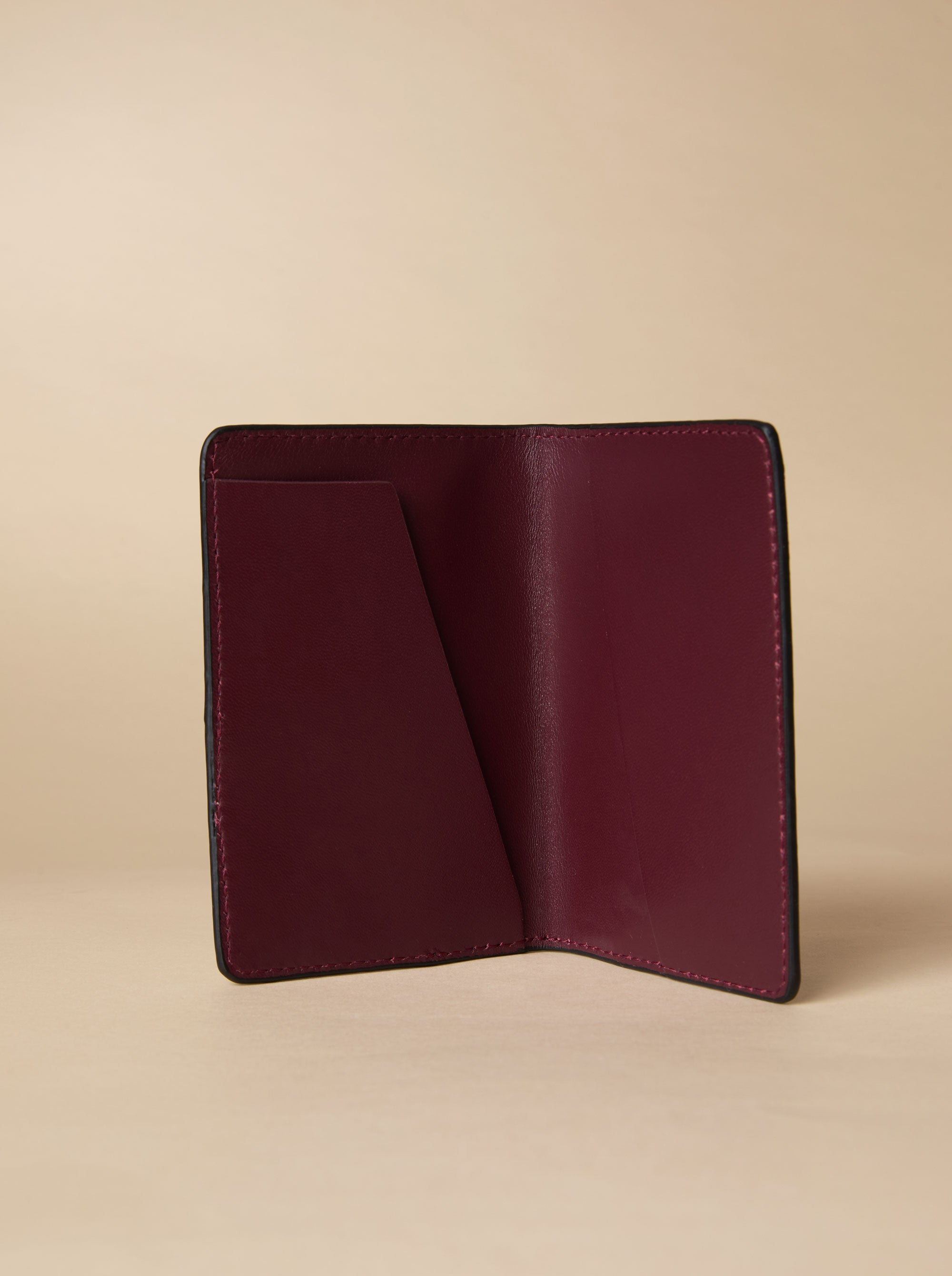 Manu Passport Case Merlot & Sage Soft inside