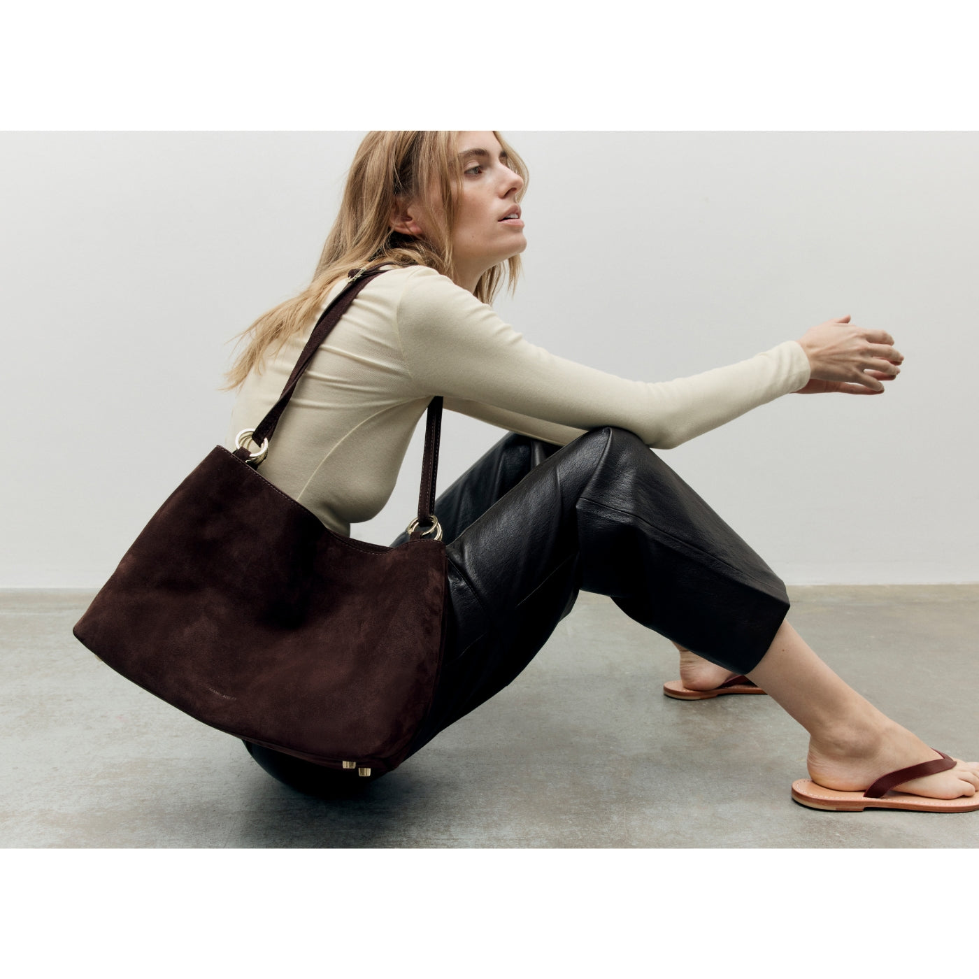 XL du Jour Black Suede & Black Soft – Manu Atelier
